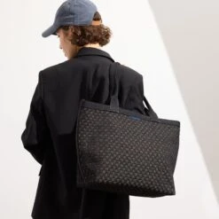 Rothy's The Lightweight Zip Tote - Night Song -Rothy's Shoes Store 006 OriginalSlipOnSneaker BlackSand On Figure 0988