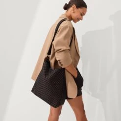 Rothy's The Bucket Bag - Night Song -Rothy's Shoes Store 039 BucketBag NightSong OnFigure 1537