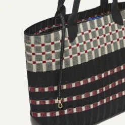 Rothy's The Lightweight Tote - Newspaper -Rothy's Shoes Store 086 LightweightTote Newspaper Front Strap 0737