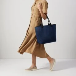Rothy's The Lightweight Tote - Sapphire And Onyx -Rothy's Shoes Store 086 LightweightTote Sapphire Onyx I