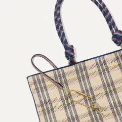 Rothy's The Lightweight Tote - Spring Plaid -Rothy's Shoes Store 086 LightweightTote SpringPlaid Keys 4335