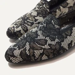 Rothy's Shoes Store 6 Rothy's Shoes Store -Rothy's Shoes Store 130 AlmondLoafer BlackChantilly Toedetail Macro 4523