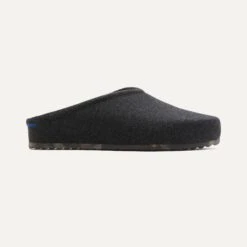 Rothy's The Casual Clog - Soft Black -Rothy's Shoes Store 150 CasualClog SoftBlack Side