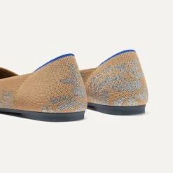 Rothy's The Point II - Burnished Brown 11 Rothy's The Point II - Burnished Brown -Rothy's Shoes Store 152 ThePointII BurnishedBrown HeelDetail 0463