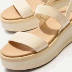 Rothy's The Lightweight Wedge Sandal - Salt -Rothy's Shoes Store 189 LightweightWedgeSandal Salt Toedetail Macro 3343
