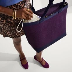Rothy's The Lightweight Zip Tote - Dark Aubergine -Rothy's Shoes Store 224 LightweightZipTote DarkAubergine On Figure 10809