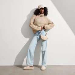 Rothy's The Cozy Clog - Honeybun Bouclé -Rothy's Shoes Store 248 TheCozyClog Cookies CreamBoucle OnFigure 0662 efb8d2d9 ee44 4e5c ba30 a5c8beb88cae