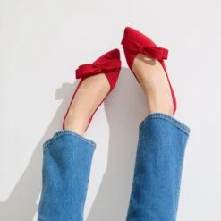 Rothy's The Bow Point II - Cupid -Rothy's Shoes Store 267 BowPointII Cupid On Figure 1060 PDP